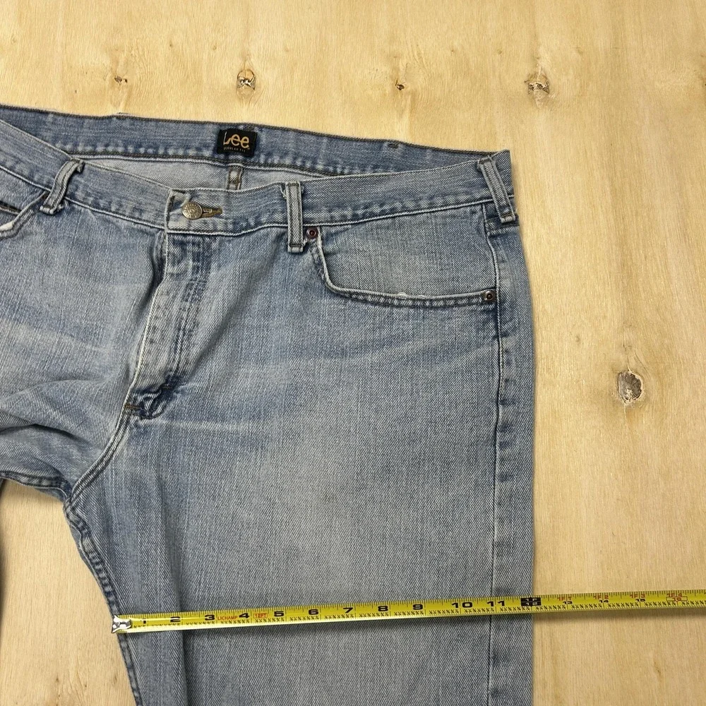 Lee Regular Fit Jeans Mens 42x30 Light Wash Blue Denim Straight Pants Casual